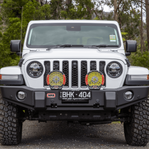 Parachoque delantero ARB Deluxe bumper para Jeep Wrangler JL y Gladiator JT 3950240